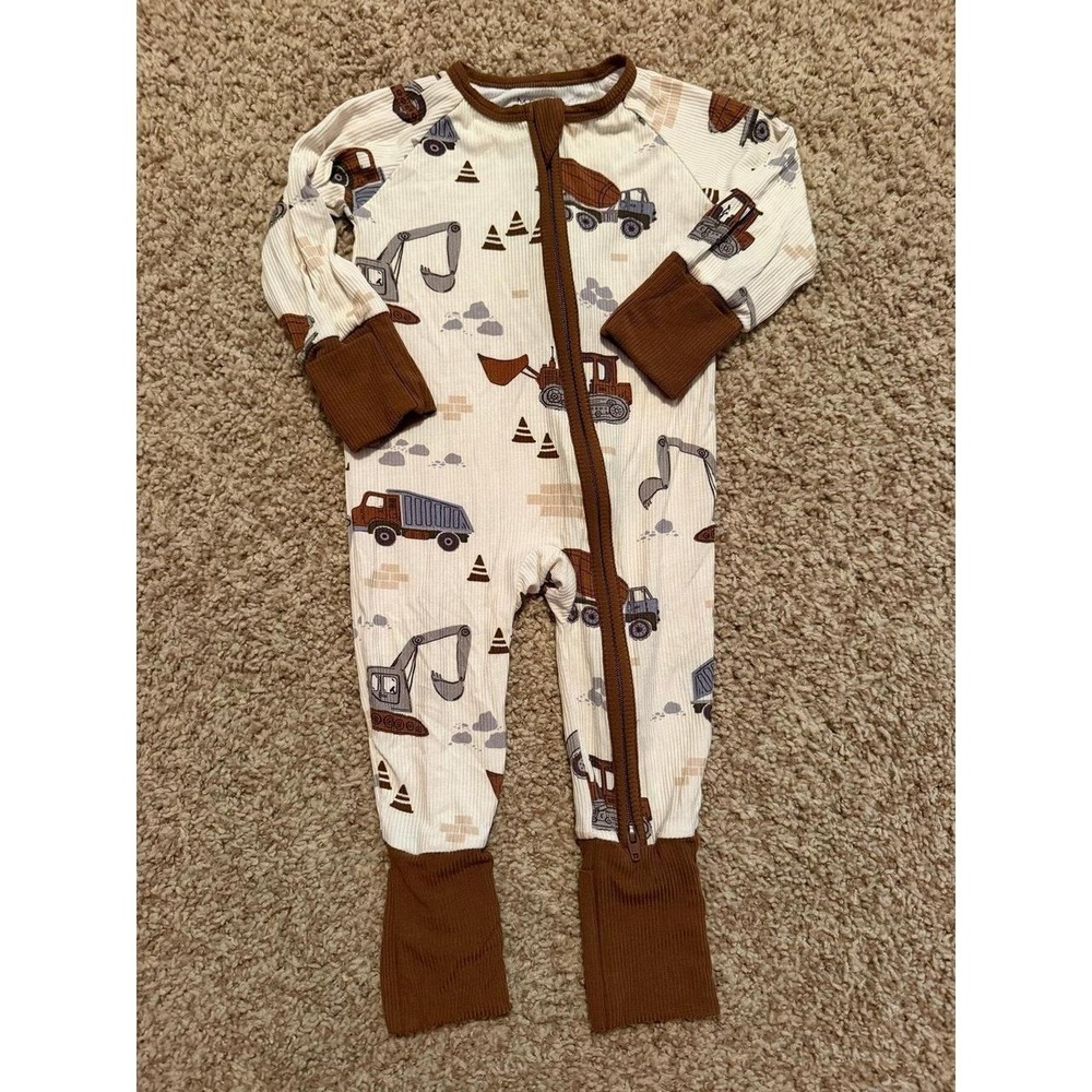 Mebie Baby 0-3 convertible construction sleeper